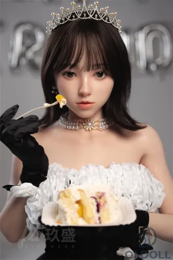 148cm B-Körbchen Hina Silikonpuppe