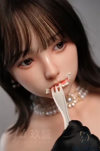 Hina 148cm mit schlanker Figur und B-Körbchen liebespuppe