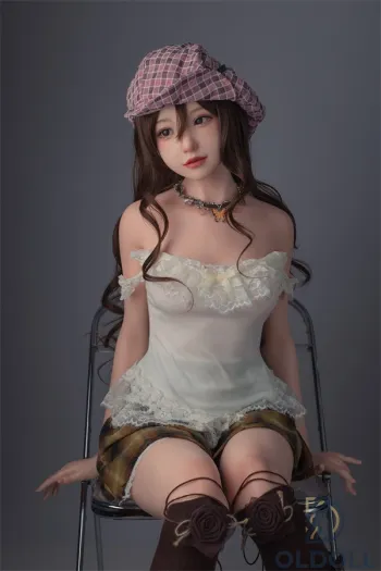 Trendige sex dolls im modernen Streetstyle für junge Looks