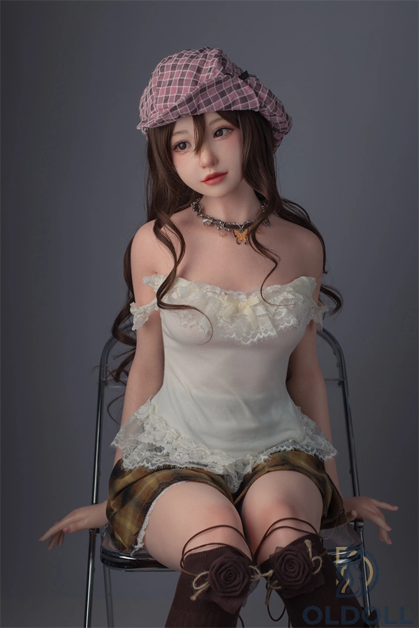 Trendige sex dolls im modernen Streetstyle für junge Looks