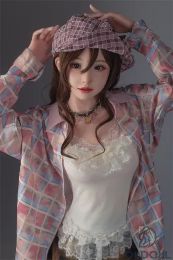 Detailgetreue asiatische Figur im Y2K-Look als realistic sexy doll