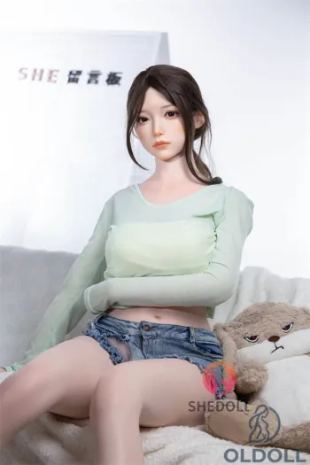 Sexdoll 168cm mit natürlich geformten Brüsten