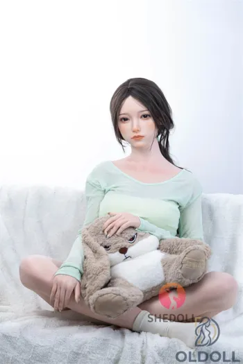 Realistic sexy doll mit großem Po-Fokus