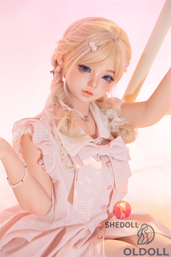Zierlicher Charakter mit herausgestreckter Zunge als realistic sexy doll