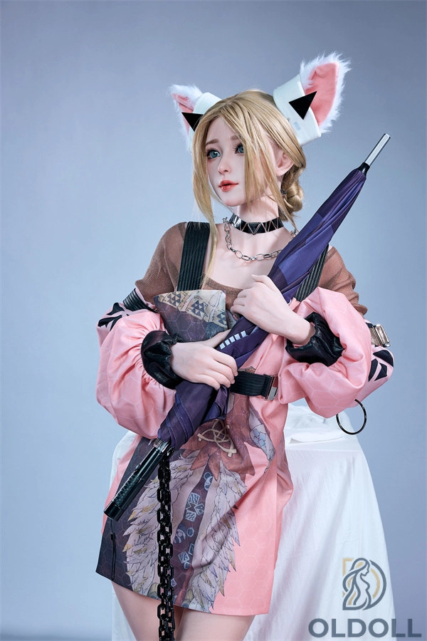 Starpery real doll als anmutiger Furry-Charakter mit D-Körbchen