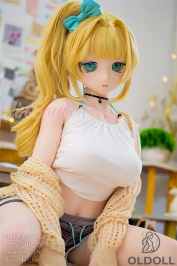 Hentai-inspirierte Optik mit blondem Haar liebespuppe
