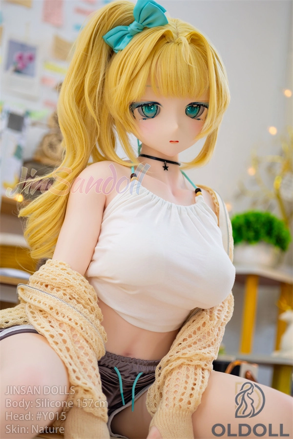 Hentai-inspirierte Optik mit blondem Haar liebespuppe